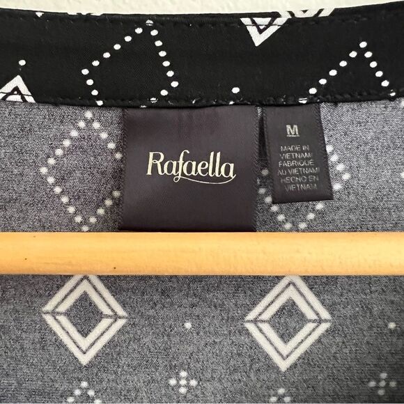 😊 3/$30 Rafaella Sz M Blouse 3/4 Length Sleeves V Neck Black with White Design - Picture 10 of 10